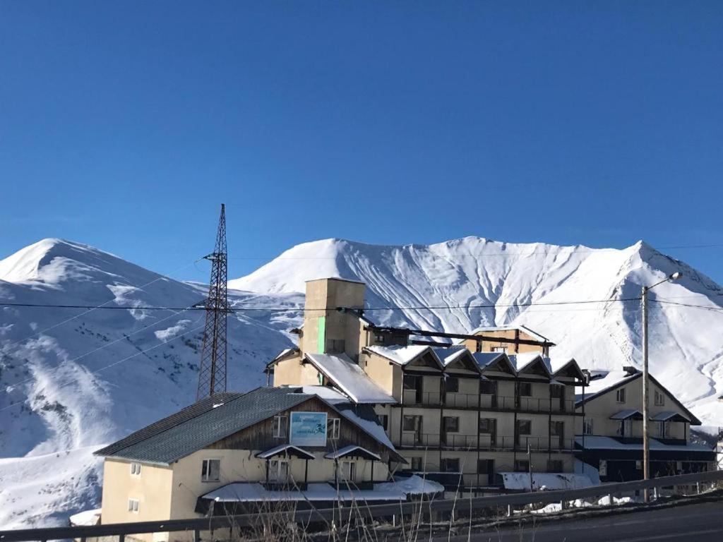 Yeti-Clubcom Hotell Gudauri Eksteriør bilde